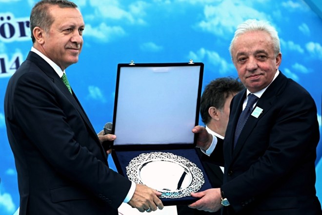 Recep Tayyip Erdogan in Mehmet Cengiz, ustanovitelj turškega gradbenega podjetja Cengiz Insaat, ki prejme največ gradbenih...
