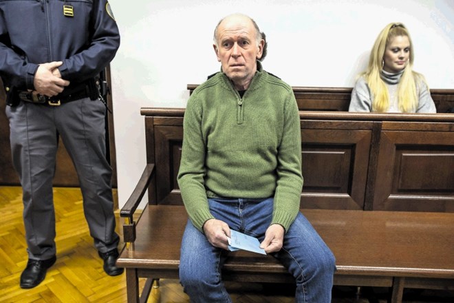 Tožilstvo je na predobravnavnem naroku za Jožeta Šercerja za primer priznanja krivde predlagalo 17 let zapora.