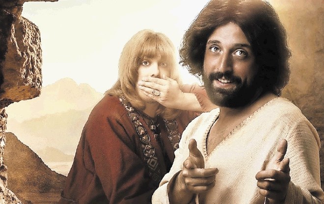 Številne je v filmu zmotilo, da Jezus domov pripelje svojega fanta z imenom Orlando.