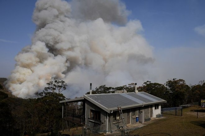 V Avstraliji gori več sto požarov.