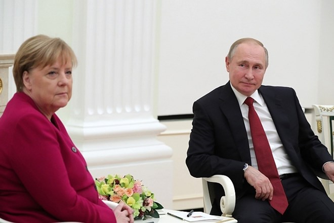 Putin in Merklova prepričana v izgradnjo plinovoda Severni tok 2