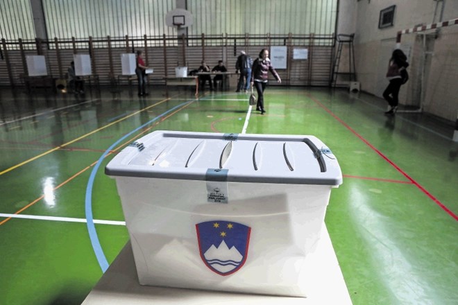 Iskanje politične volje za spremembo volilnega sistema se lahko zavleče v prihodnje leto.