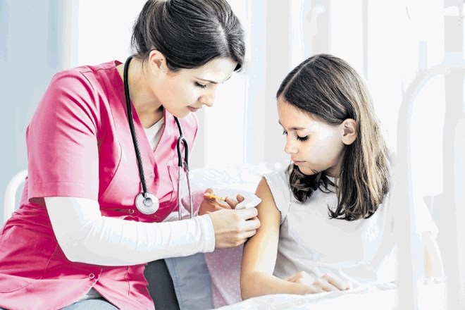 Najvišja precepljenost je na Koroškem, kjer je cepljenih 87 odstotkov deklic.