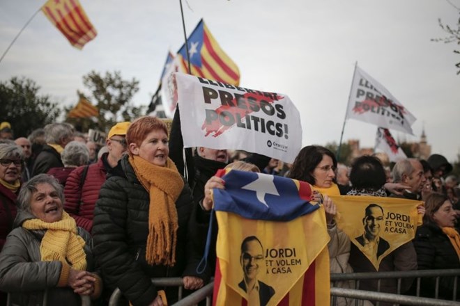 Katalonski politiki začasno zapustili zapor in se udeležili zaslišanja v parlamentu