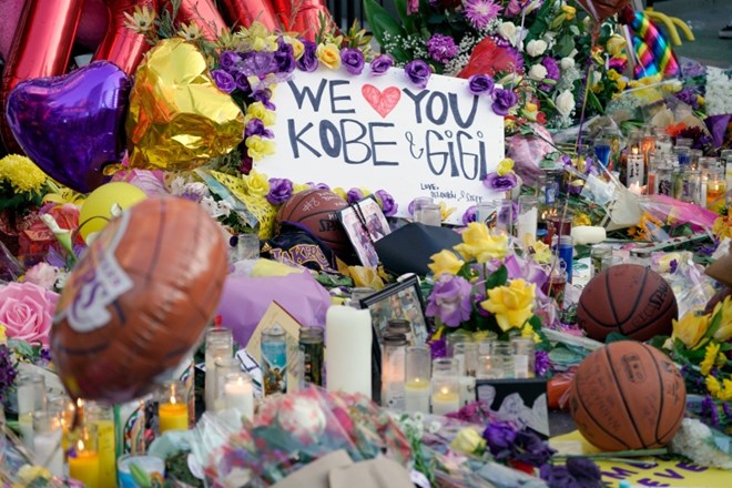 Tri dni po tragični helikopterski nesreči, v kateri sta življenje izgubila tudi košarkarski zvezdnik Kobe Bryant in njegova...