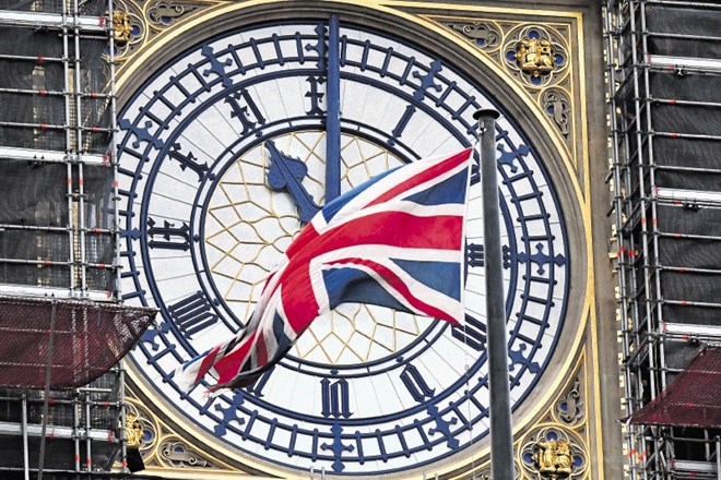 Ob enajstih zvečer po lokalnem času bo Velika Britanija izstopila iz Evropske unije. »Današnji dan prinaša čas za razmislek,«...