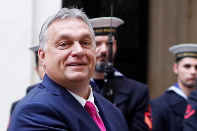 Nadaljuje se zamrznitev članstva stranke madžarskega premierja Viktorja Orbana . Zamrznitev pomeni, da se člani Fidesza ne...
