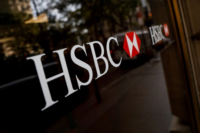 Bančni velikan HSBC je zaradi padca dobička tretje leto zapored napovedal ukinitev 35.000 delovnih mest in številne ukrepe...
