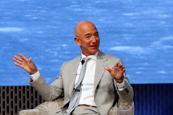 Ustanovitelj Amazona Jeff Bezos, ki je v peterici najbogatejših Zemljanov, bo za boj proti podnebnim spremembam namenil 10...