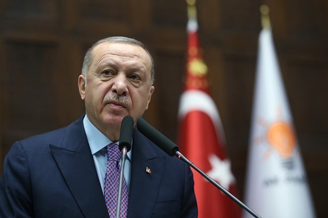 Turški predsednik Recep Tayyip Erdogan je danes sporočil, da bo migrantom, ki so trenutno v Turčiji, pustil potovati proti...