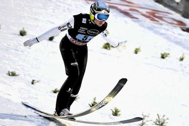 Anže Lanišek je bil najbolj razpoložen slovenski skakalec v Lahtiju. Na prvi posamični tekmi je bil četrti in na drugi...