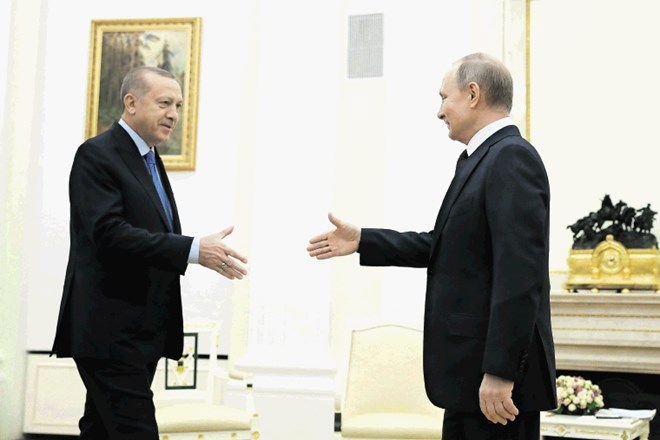 Vojne razmere v Idlibu so po oceni  Vladimirja Putina zahtevale rusko-turško srečanje  na vrhu, po šesturnih pogovorih v...