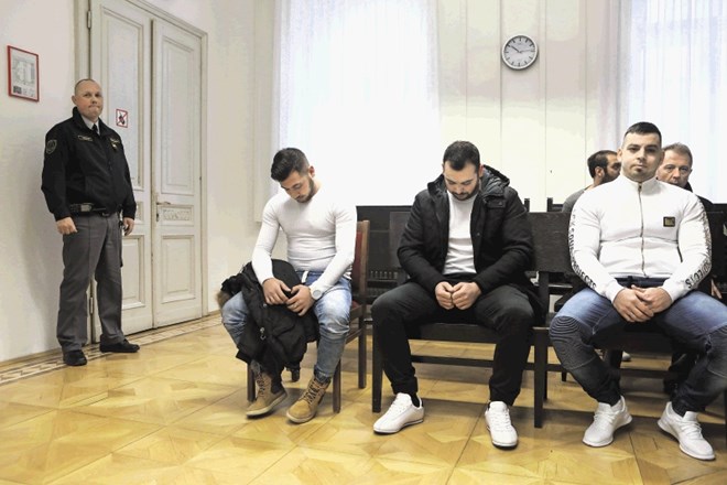Obtoženi trdijo, da niso storili nič kaznivega. Na fotografiji so od leve proti desni: Blaž Grm, Jože Rus in Cvetko Grm.