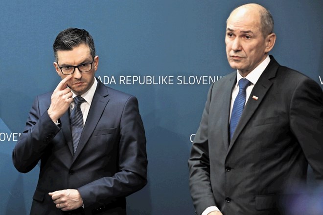 Razmere so tako resne, da sta javnost prišla pomirit oba predsednika vlade, odhajajoči in bodoči, Marjan Šarec in Janez...