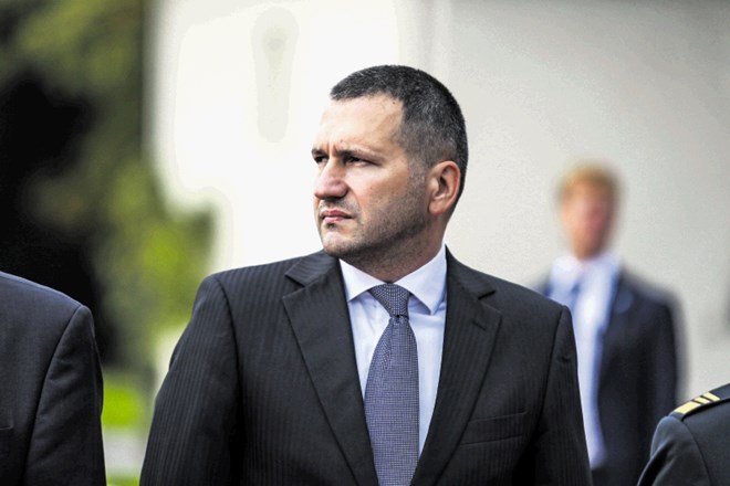 Damir Črnčec je premierjev kabinet zapustil dan pred odhodom vlade.