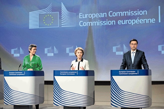 Predsednica evropske komisije von der Leynova (na sredini) je poudarila, da bodo države članice morale sprejeti večino pomoči...