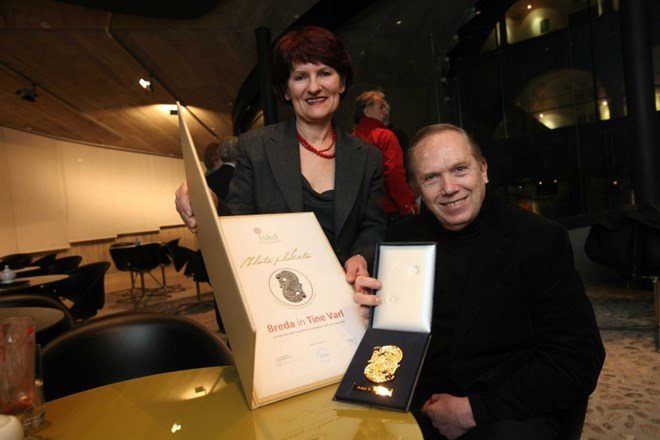 Breda in Tine Varl ob prejemu zlate plakete Javnega sklada RS za kulturne dejavnosti za življenjsko delo že leta 2010.