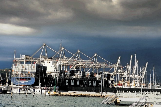 V Luki Koper pristaniške operacije nemotene; v Intereuropi izpad naročil