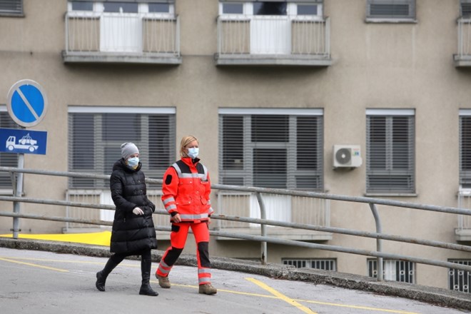 Do 14. ure v Sloveniji potrjenih 286 okužb, v UKC Ljubljana hospitaliziranih 18 okuženih
