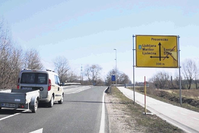 Avtocestni priključek in navezovalno cesto do  Ljubečne  bi lahko začeli graditi, če ne bo zapletov, konec poletja ali vsaj...