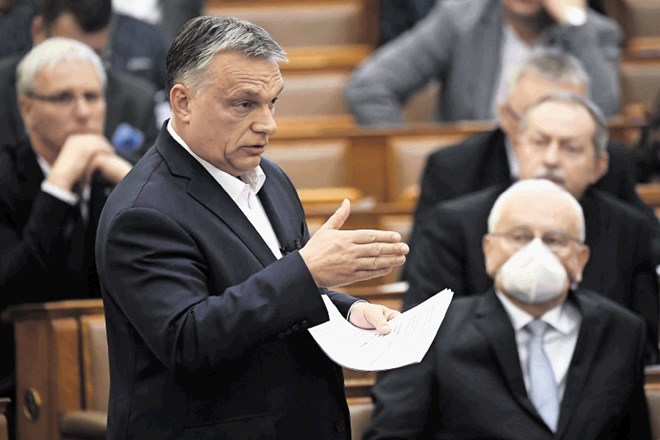 Viktor Orban bo novo zakonodajo, s katero bo lahko vladal mimo parlamenta, poslancem vnovič predložil naslednji teden.