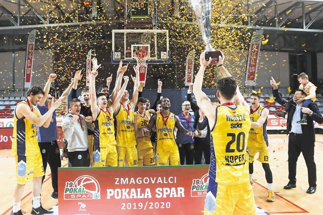 Košarkarji Primorske so bili kljub finančnim težavam hit letošnje sezone lige ABA, ob tem pa so tudi ubranili naslov...