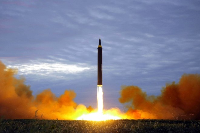 Severna Koreja je znova izstrelila več raket.