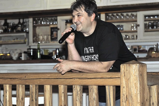 Goran Obrez:  Imel sem vzornika. To je bil Ivo Tomić, hrvaški radijski reporter. Bil je zabaven, znal je govoriti v rimah,...