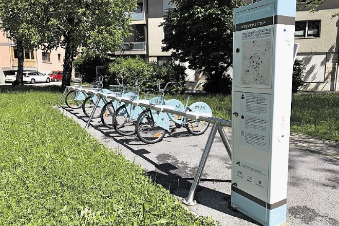 Pri izposoji kolesa v Kranju, ki je od danes ponovno mogoča, je treba paziti na higieno rok, opozarjajo na občini.