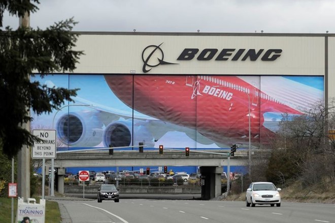 Boeing tudi aprila brez enega samega naročila