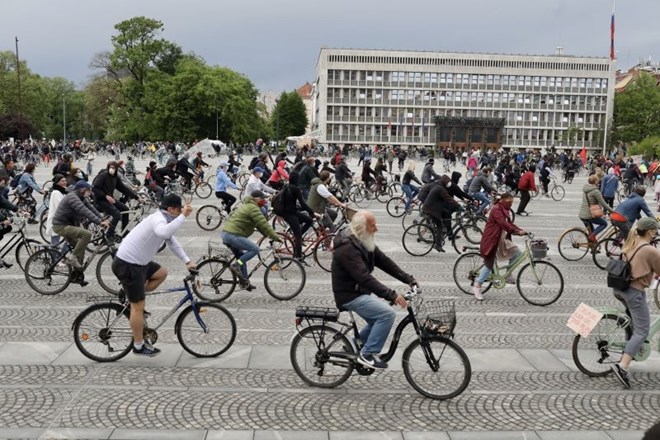 Na enem izmed nedavnih petkovih kolesarskih protestov.