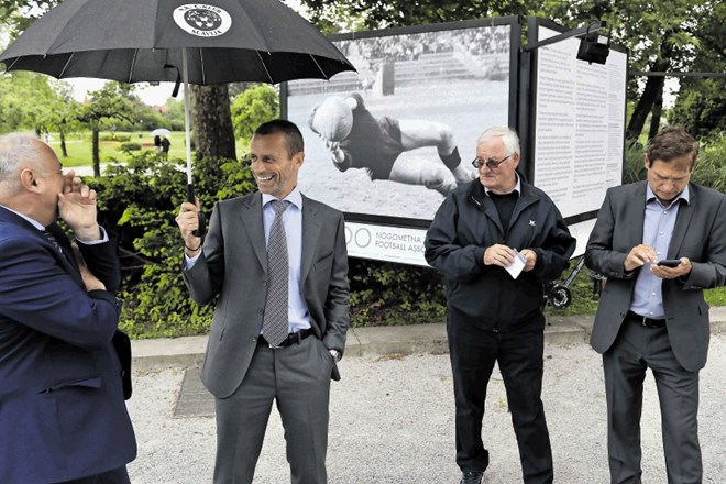 Nogometna zveza Slovenije je pred dnevi ob stoletnici delovanja na Jakopičevem sprehajališču v tivolskem parku  odprla...