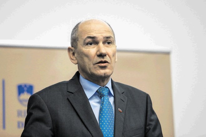 Economist: Slovenski premier lovi sovražnike