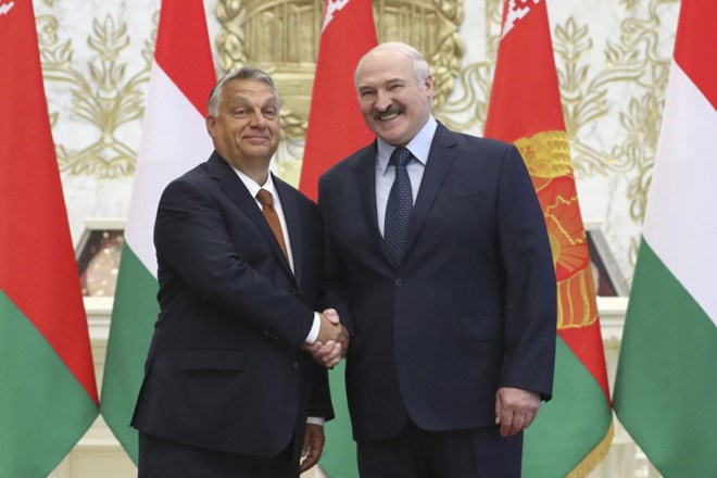 Madžarski premier Viktor Orban je danes v Minsku na srečanju z beloruskim predsednikom Aleksandrom Lukašenkom pozval h koncu...