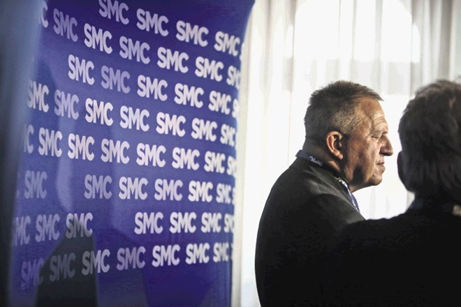 Predsednik SMC Zdravko Počivalšek je delno uspešen pri naslavljanju nezadovoljstva v stranki.
