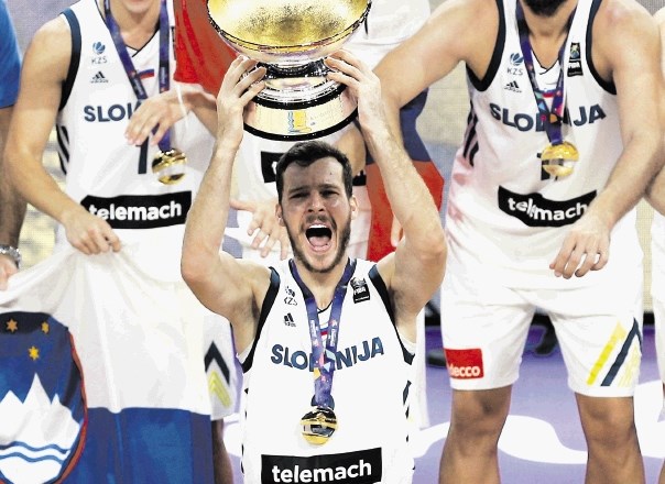 Pred tremi leti je košarkarska reprezentanca z naslovom evropskega prvaka poskrbela za enega največjih vrhuncev slovenskega...