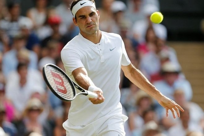 Za Federerja po drugi operaciji kolena konec že tako vprašljive sezone