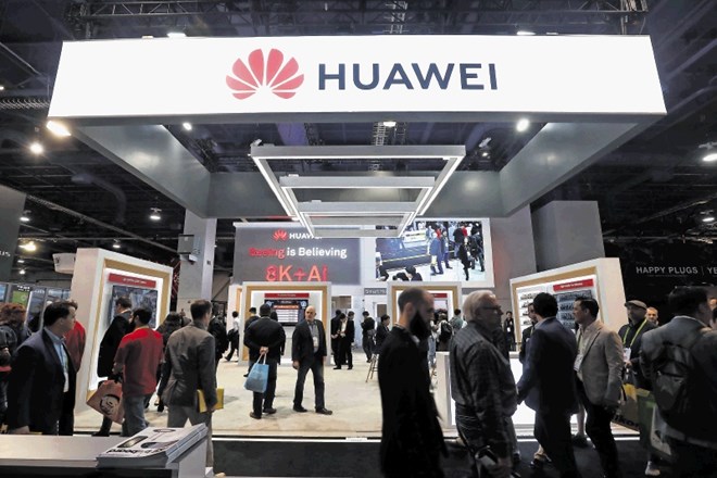 ZDA prepričujejo zaveznike, naj iz omrežij 5G izločijo kitajskega ponudnika mobilne tehnologije Huawei. Ta zatrjuje, da je...