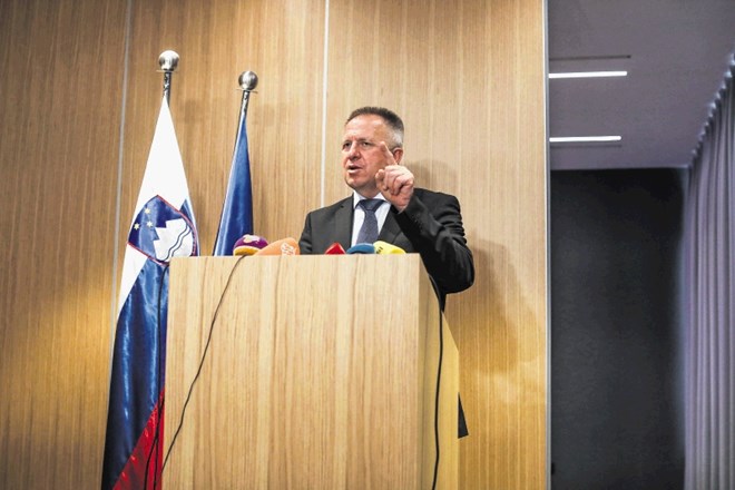 Minister Zdravko Počivalšek verjame, da je žrtev konstruktov.