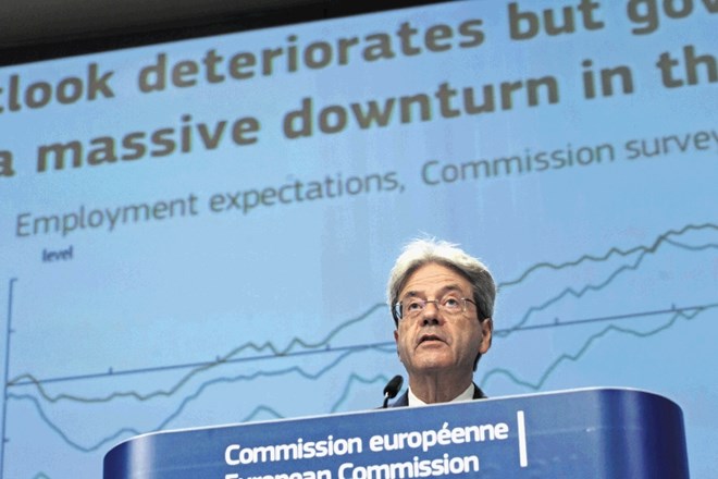 Evropski komisar za gospodarstvo Paolo Gentiloni je nakazal, da bi fiskalna pravila EU za javnofinančno vzdržnost lahko...
