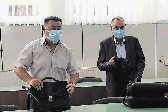 Branko Mrkun (levo, ob njem zagovornik Matej Sršen) vztraja, da se ugrabitev aprila 2018 sploh ni zgodila.