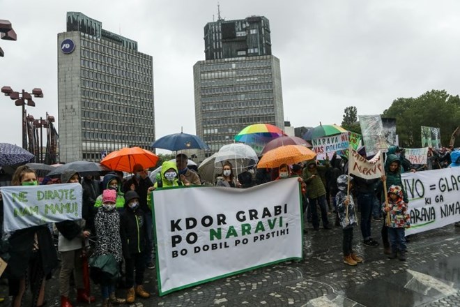Majski protest Narave ne damo v organizaciji gibanja Balkan River Defence pred odločanjem o amandmaju na zakon o ohranjanju...