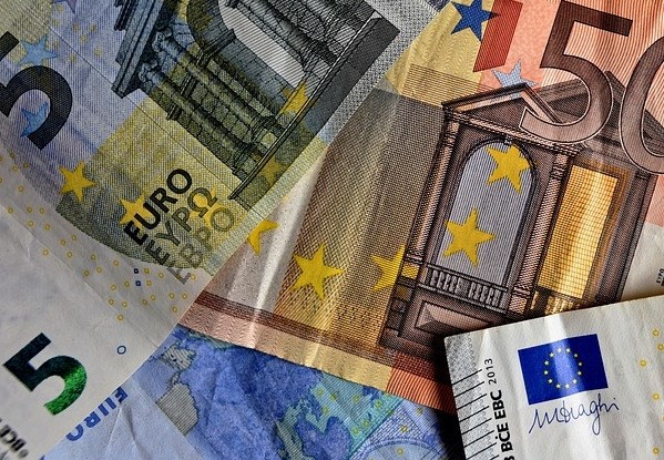 V zasebnih menjalnicah na hrvaški obali občutne razlike v tečaju evra 