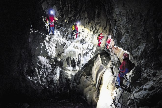 V Škocjanskih jamah imajo na dan do 300 obiskovalcev, kar je četrtina običajnega poletnega obiska.