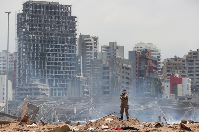 V povezavi z eksplozijami v Bejrutu pridržali 16 uslužbencev pristanišča