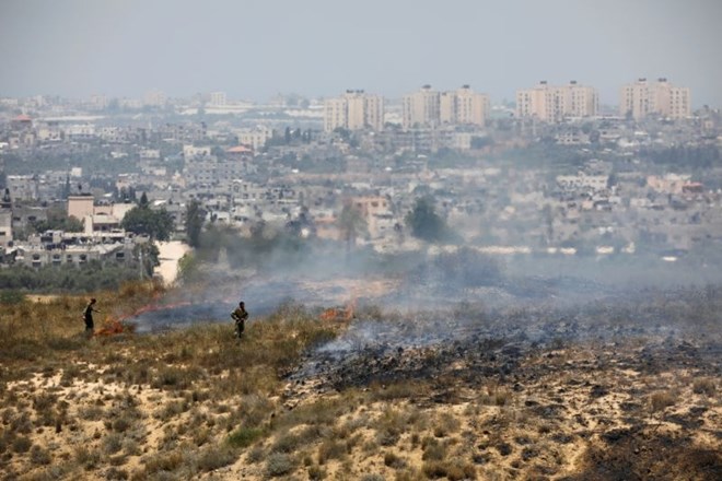 Izrael izvedel povračilni napad na cilje v Gazi in uvedel sankcije