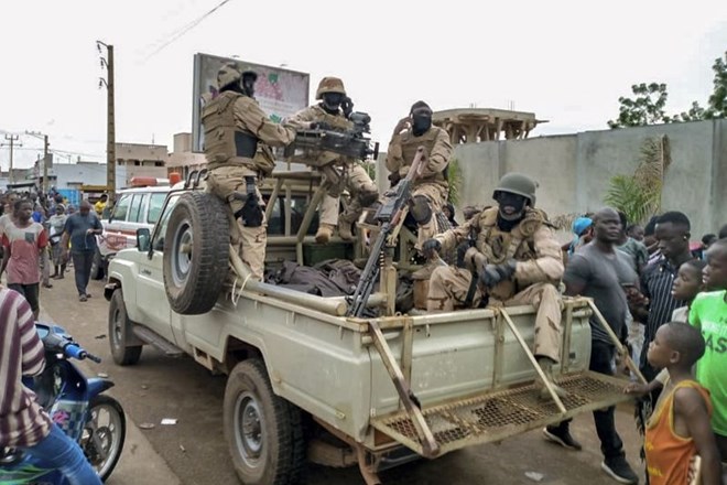 V Maliju uporni vojaki zajeli predsednika in premierja