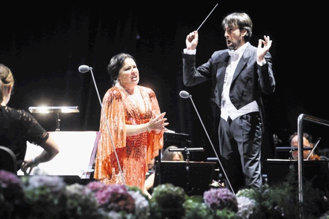 Festival Ljubljana in nastop slovite ruske sopranistke Ane Netrebko na Kongresnem trgu