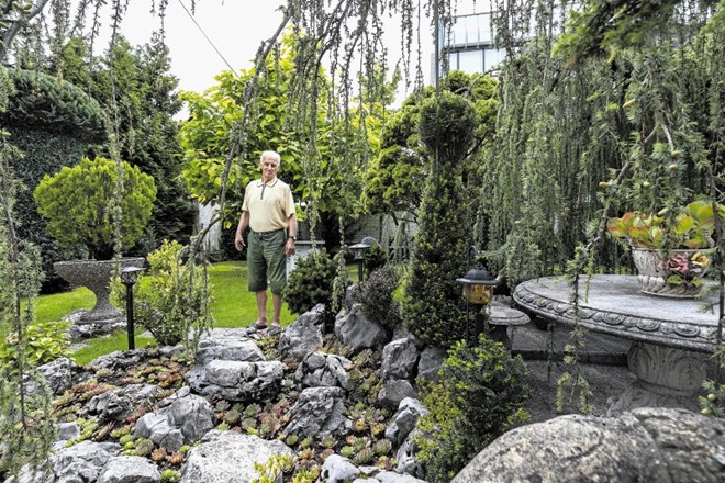 Lucijan Čadež je na vrtu vsak dan zjutraj, ko se mu delovno posveča, preostanek dneva nato uživa ob pogledu nanj.