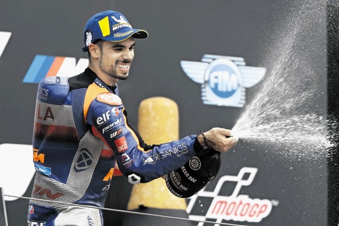 Portugalec Miguel Oliveira je presenetljivi zmagovalec dirke svetovnega prvenstva v razredu motoGP v Spielbergu.